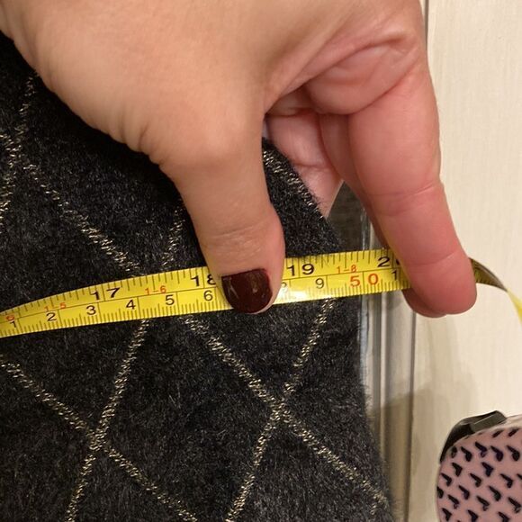 Rihoas Black and Gold Fuzzy Sweater Skirt - Picture 16 of 16